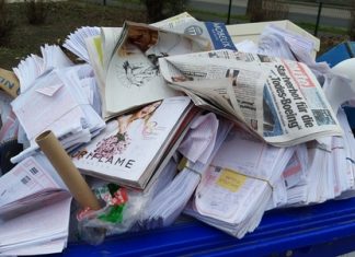 Sok ezer receptet dobtak a konténerbe Győrben a Bem téren